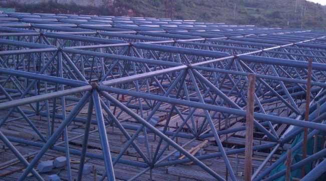 西城概述网架加工中对钢材的质量的过细恳求